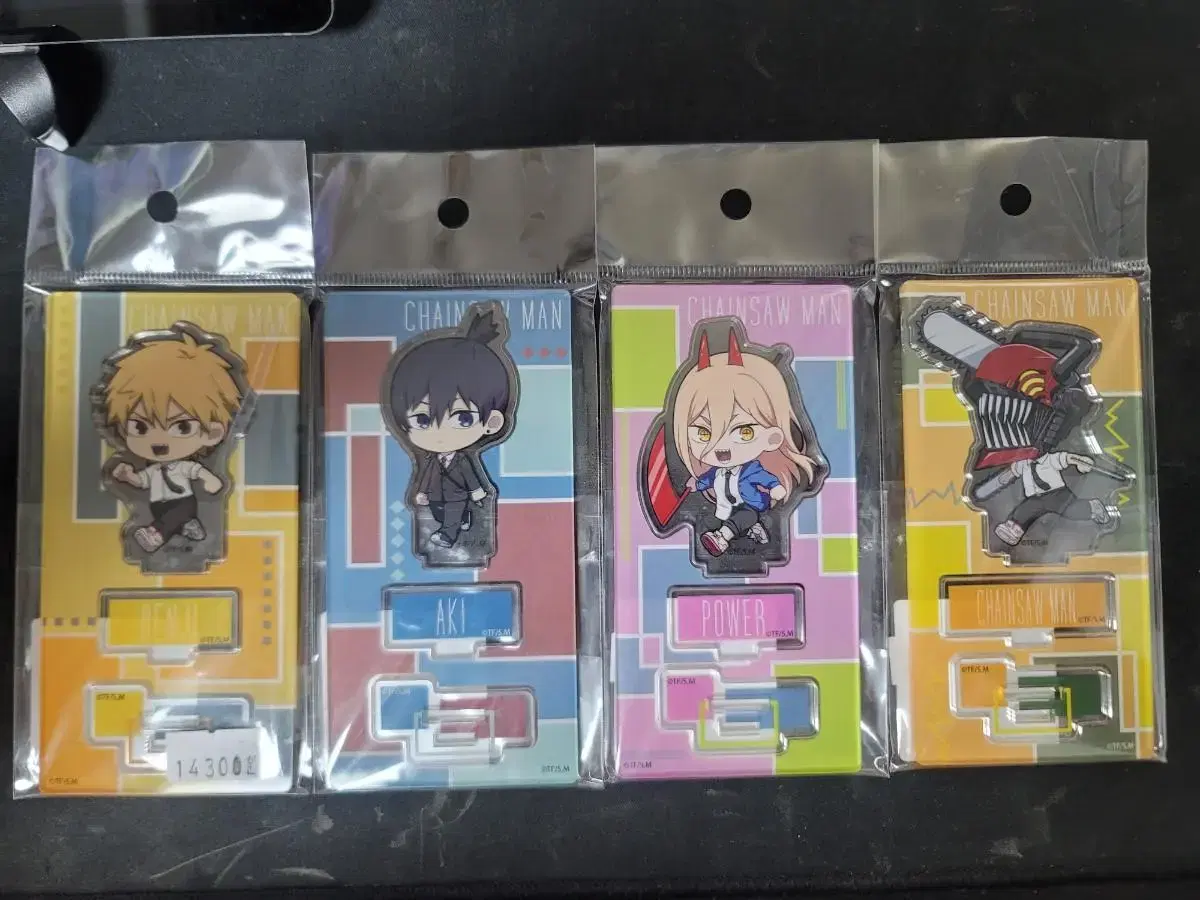 Chainsaw Man) Denji, Power, Aki, Chainsaw Man acrylic stand sells.