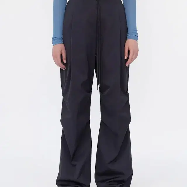 Le twill pin tuck jogger pants (charcoal