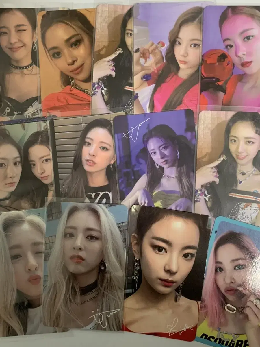 Quick sale ITZY itzy photocard bulk wts