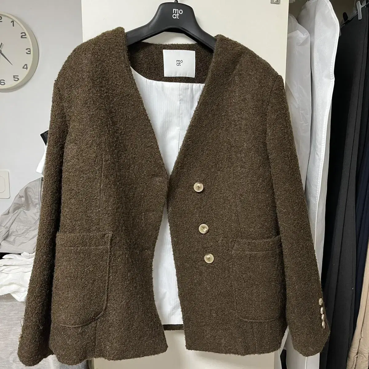 모우트 자켓 moat  V-NECK NOCOLLAR HALF JACKET