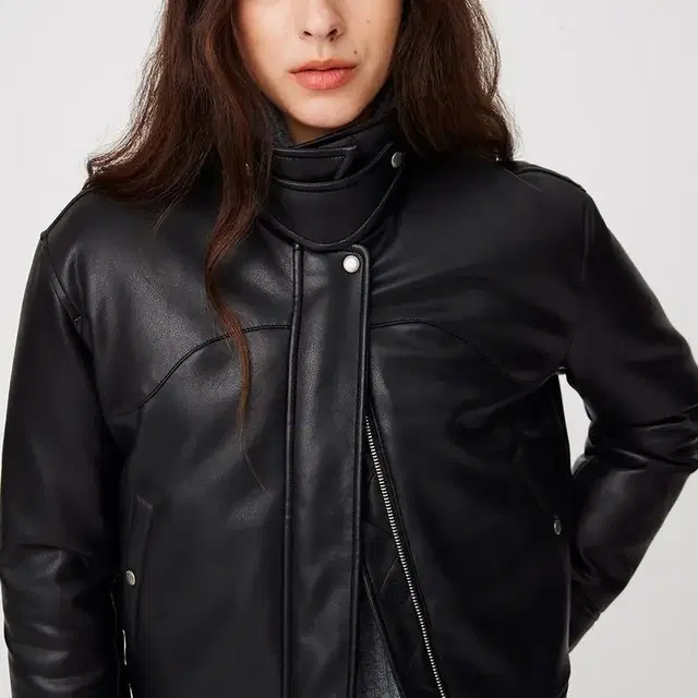 문선 Vegan Leather Goose-Down Puffer Blou