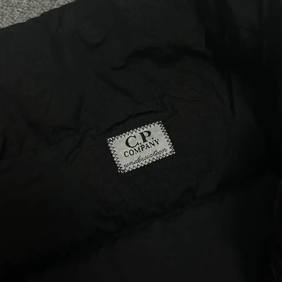 cp company 조끼 패딩