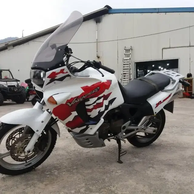 혼다 바라대로 1000cc xr1000v  팝니다