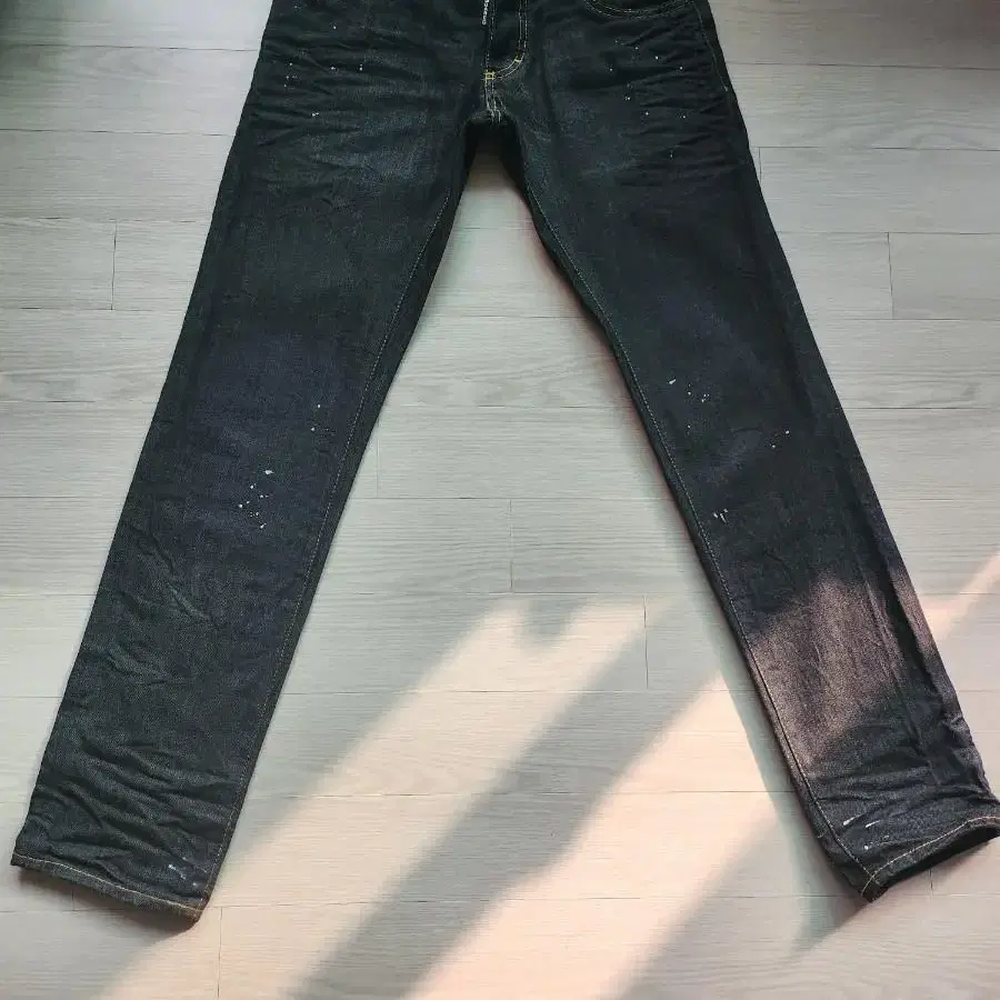 정품 디스퀘어드2 Black Painted Jean -eu46