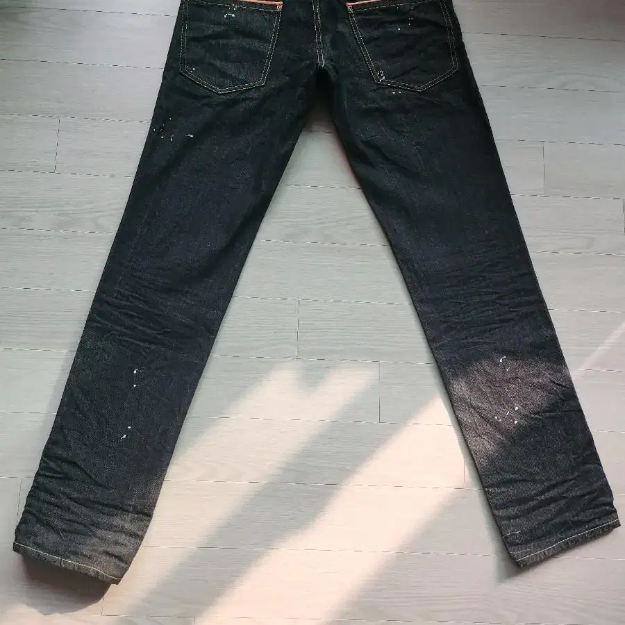 정품 디스퀘어드2 Black Painted Jean -eu46