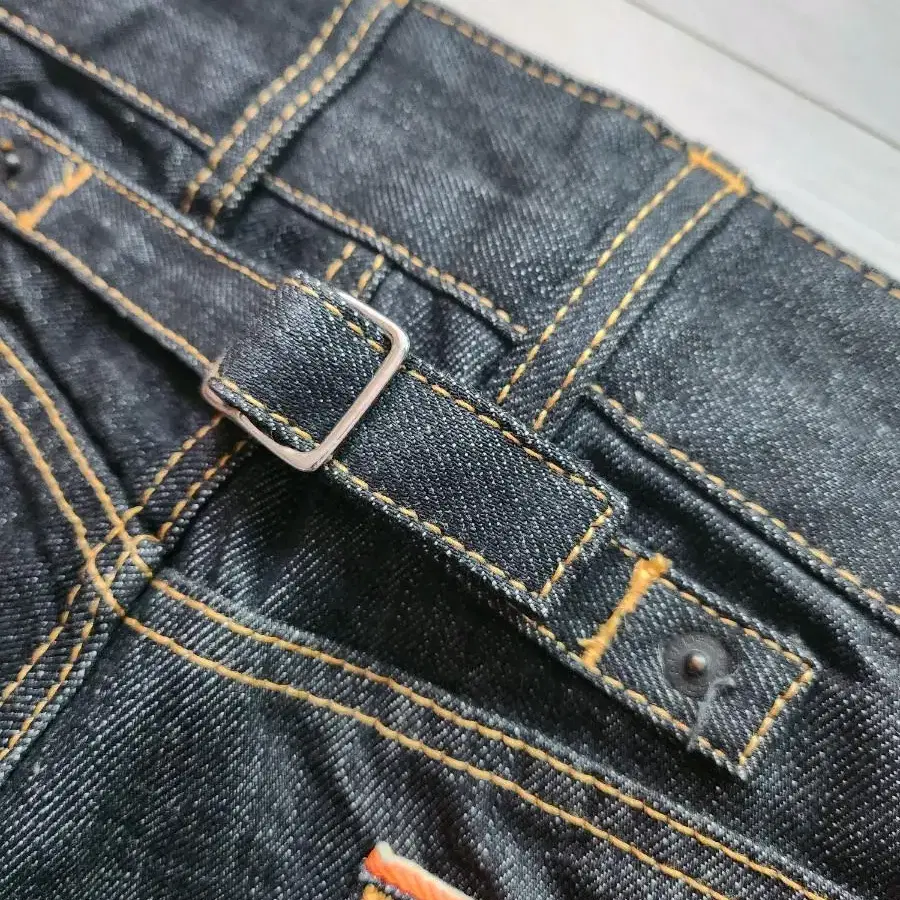 정품 디스퀘어드2 Black Painted Jean -eu46