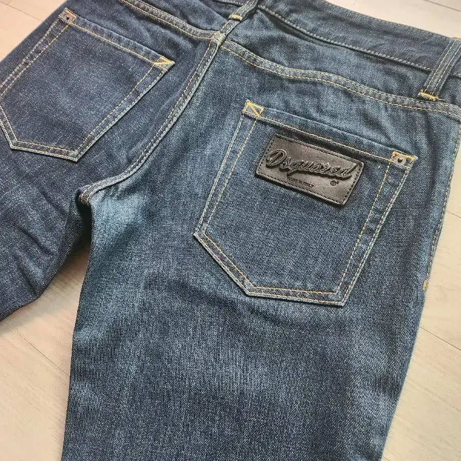 정품 디스퀘어드2 Leather patch Jean -eu46