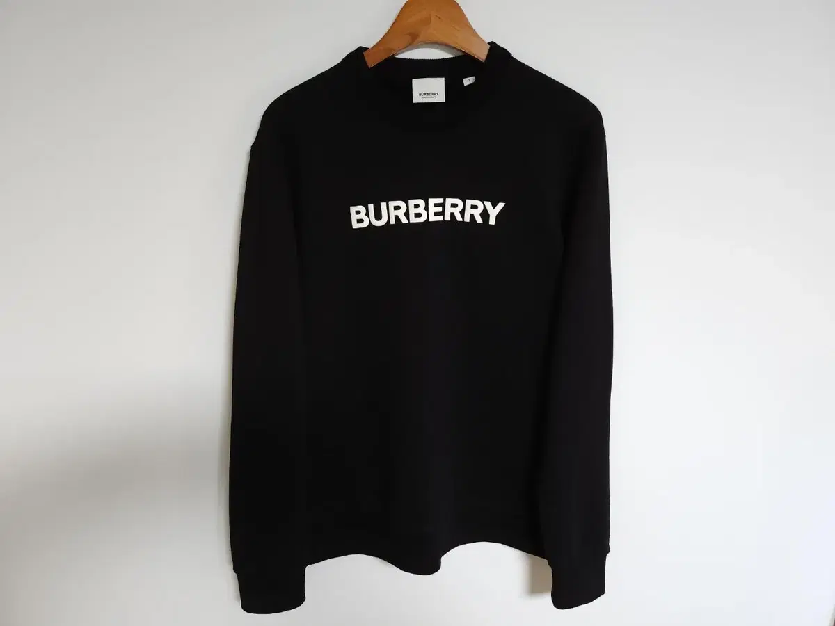 [S] Burberry 22FW Black Logo Cotton Top 8055312