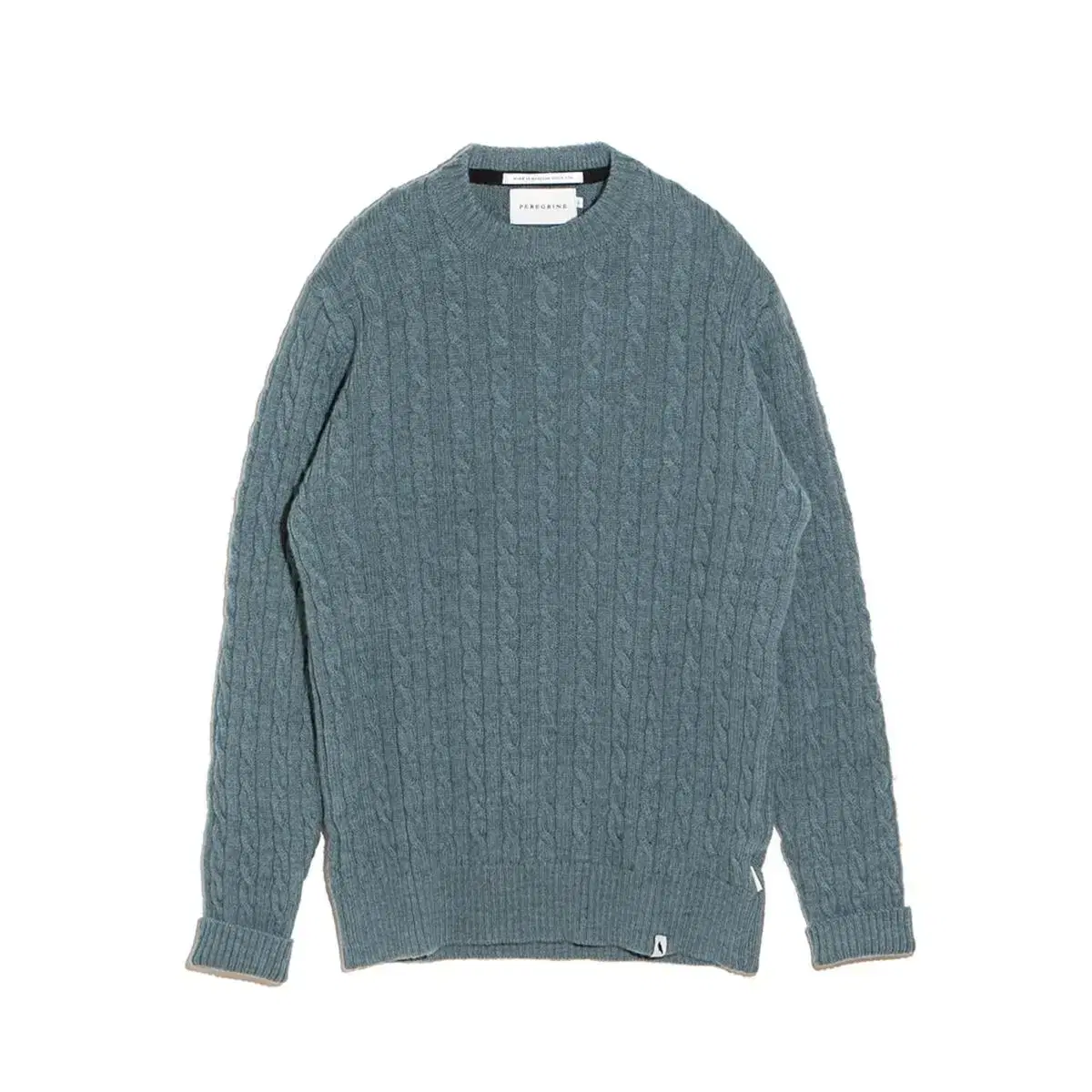 L) Peregrine cable knit