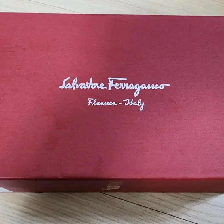 명품 종이박스 FERRAGAMO 페라가모 신발 박스 명품 박스 종이박스