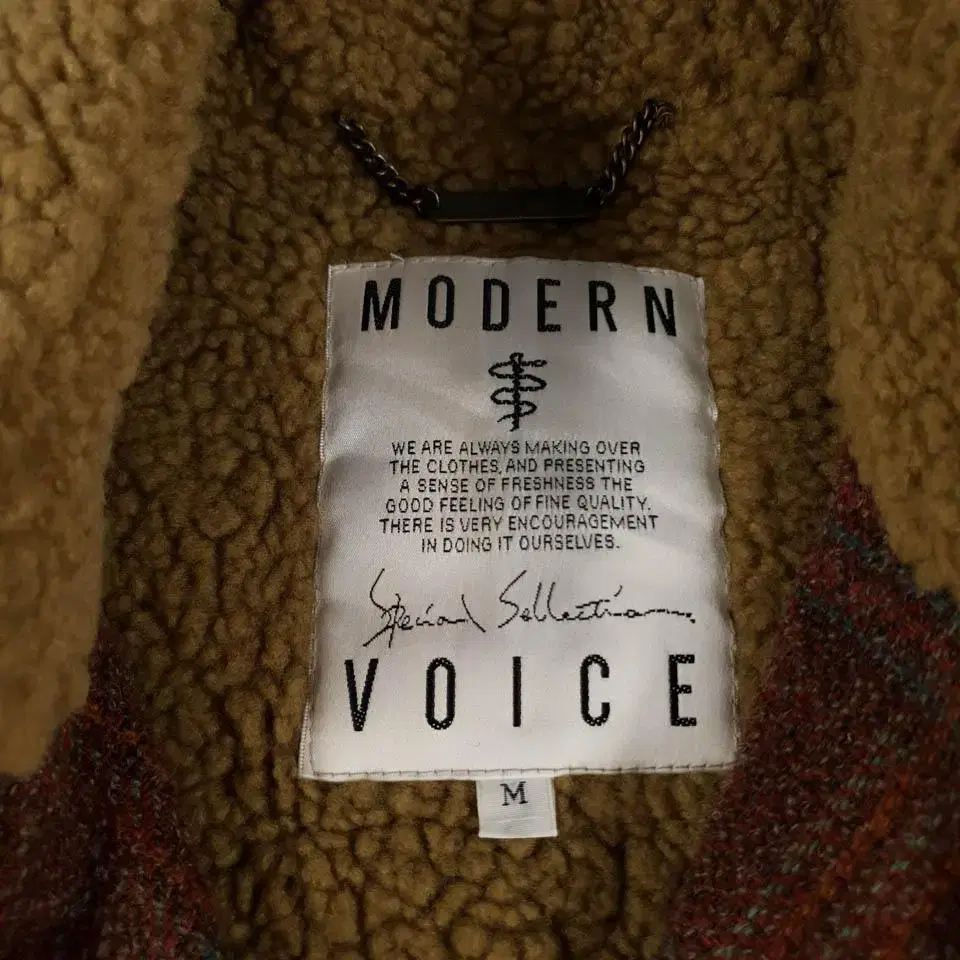 MODERN VOICE 카라넥 쉐르파 이너 보아플리스 울 폴리 버튼 코트