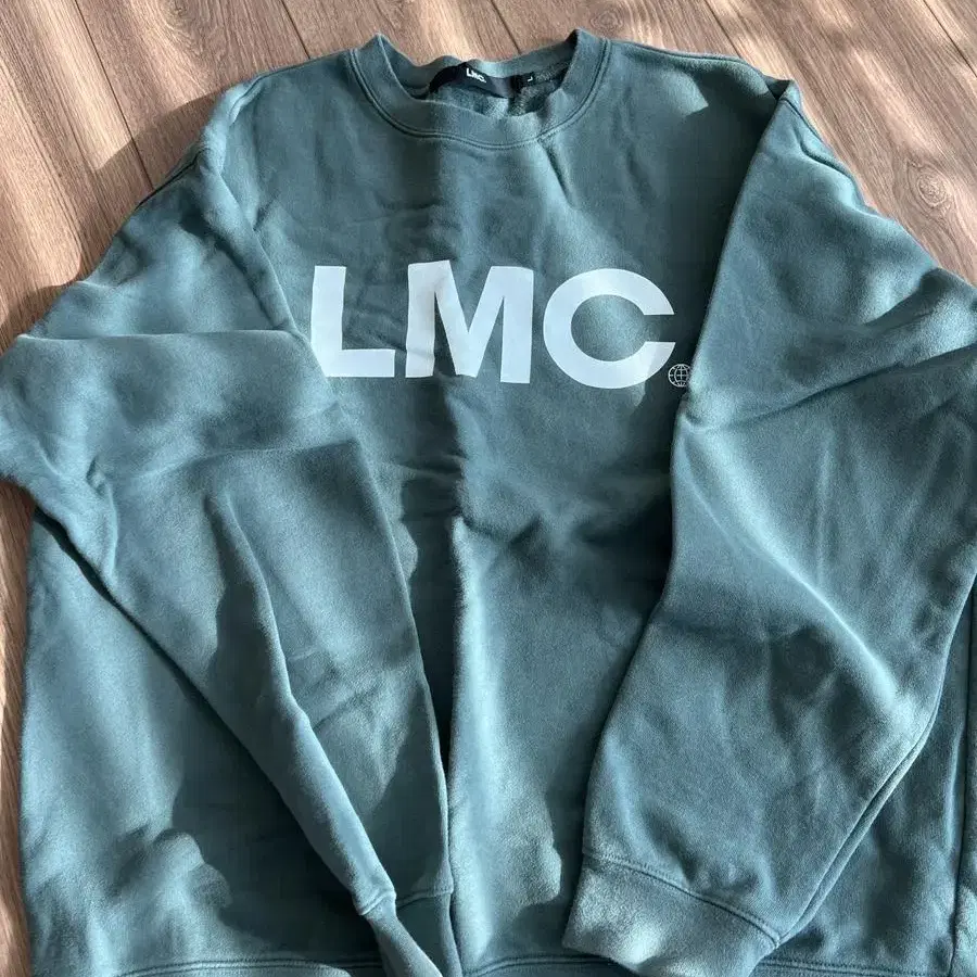 LMC 후드티