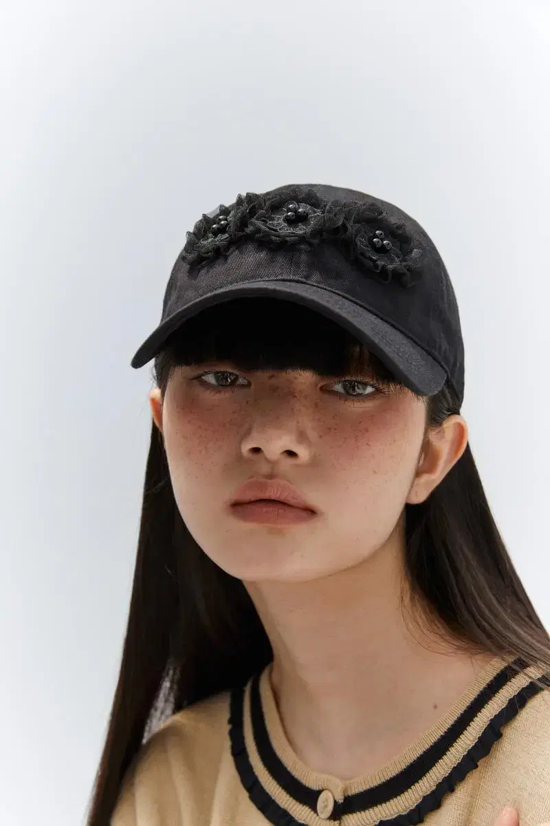 Burmula LACE FLOWER BALL CAP (BLACK)