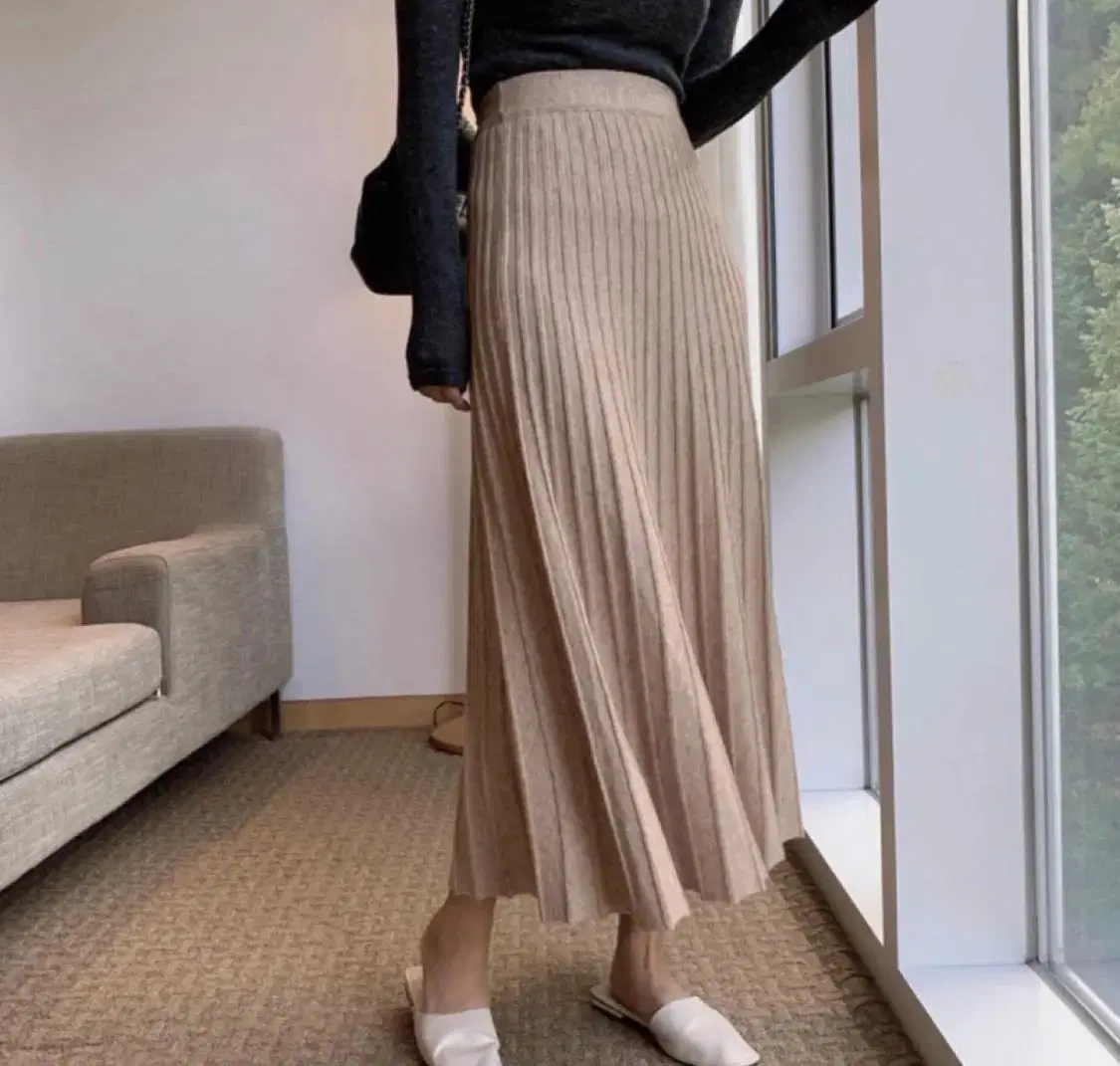 Knit pleated long skirt