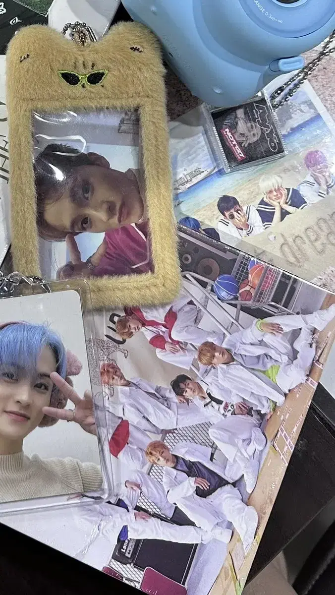 Nct nct mark photocard holder grabbing togging