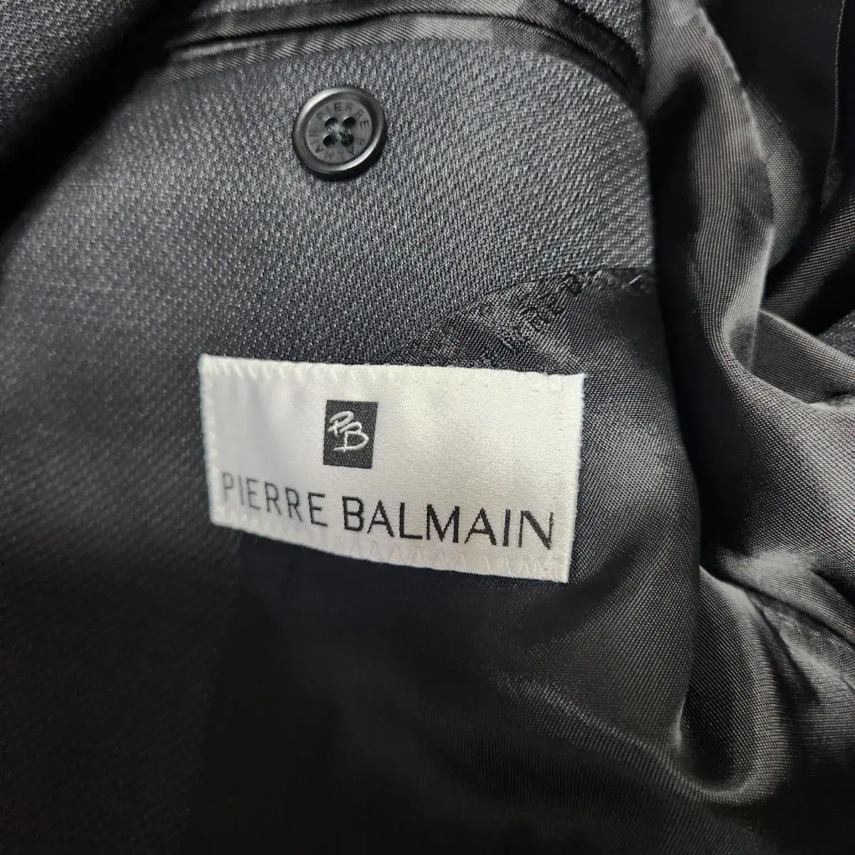 피에르발망 (PIERRE BALMAIN) 네이비 수트