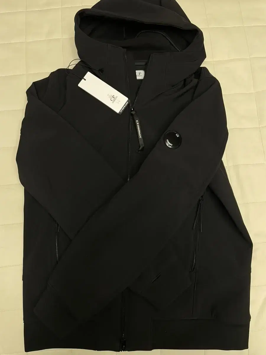 New(Quick sale)Cp company softshell 46 size