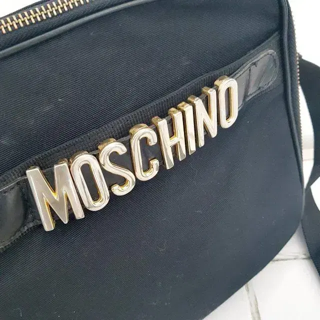 MOSCHINO 모스키노 크로스백 블랙