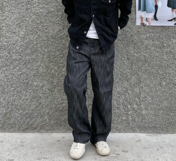 L / 남녀공용 ) Popular Distressed High Straight Deep Bleck Denim Pants