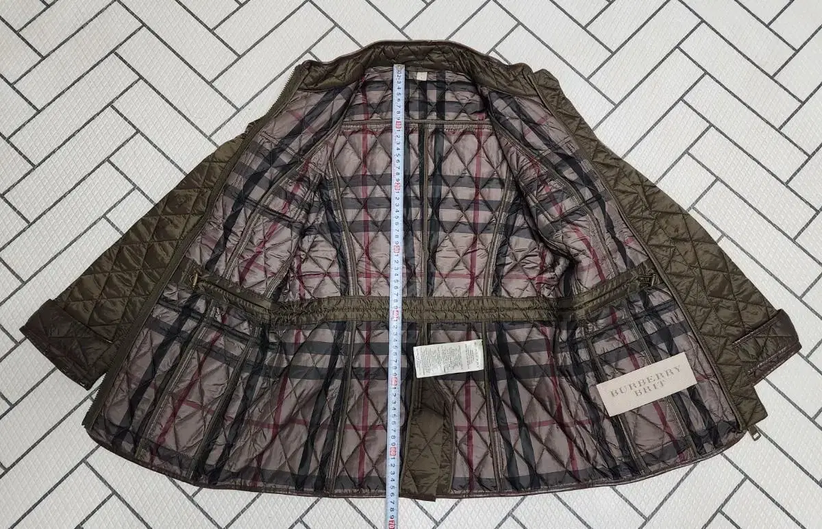 Genuine) Almost New) Burberry Quilted Jacket Jumper