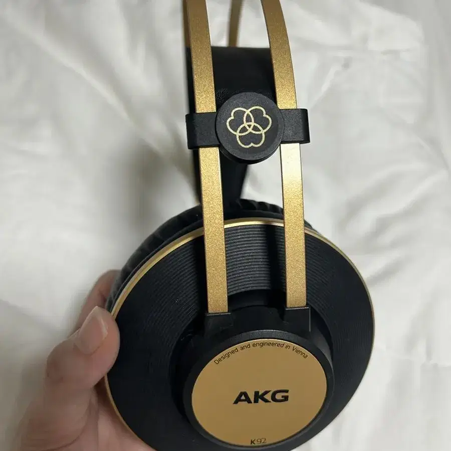 akg 프로페셔널 헤드폰