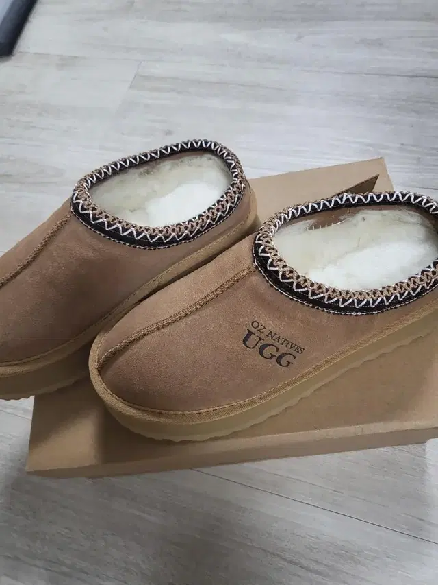 타스만 키높이UGG