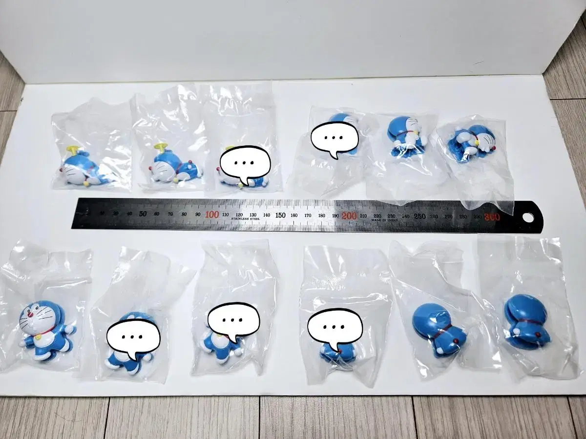 Doraemon Gacha Figure Tongs