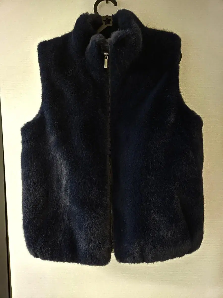 Best-quality fur vest (new product)