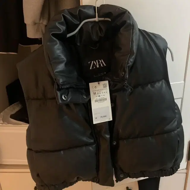 (새상품) Zara 크롭 패딩 조끼