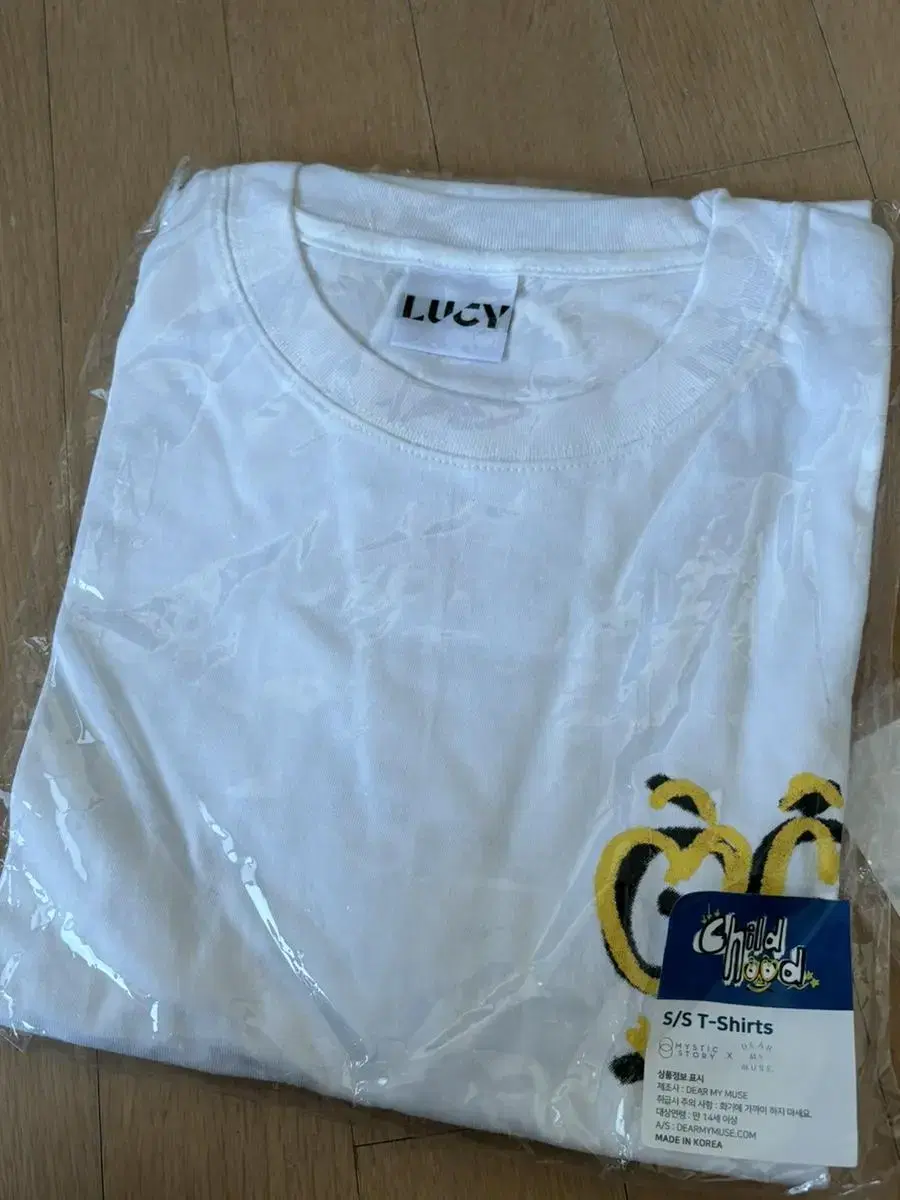 Lucy Childhood MD t-shirt + shin gwangil picket.