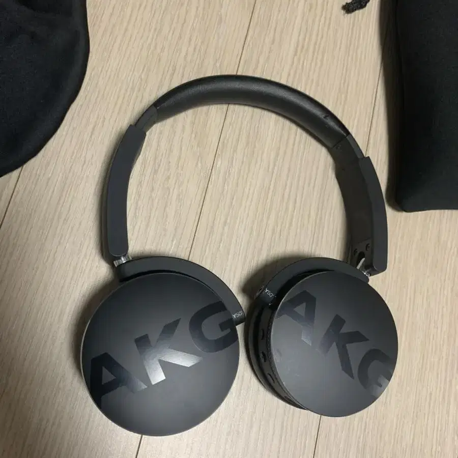 AKG Y50 bt 헤드폰