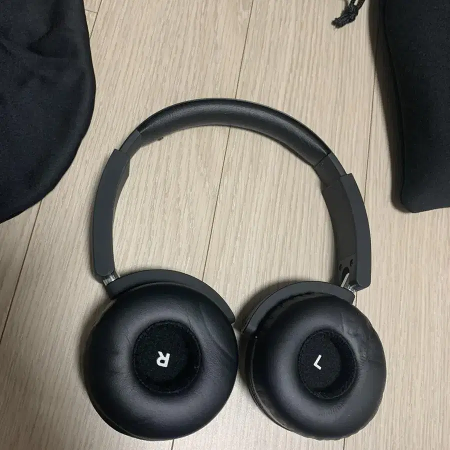 AKG Y50 bt 헤드폰