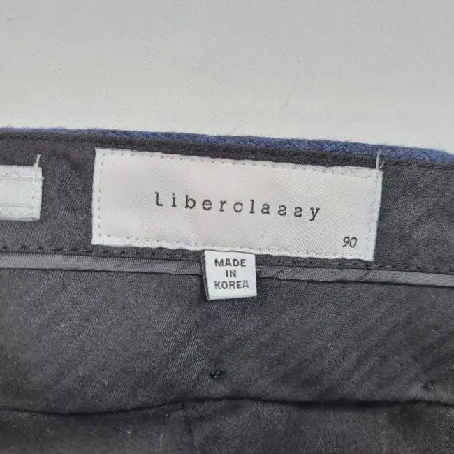 R8599 LIBERCLASSY 남35인치 블루블랙 모직 팬츠/더크