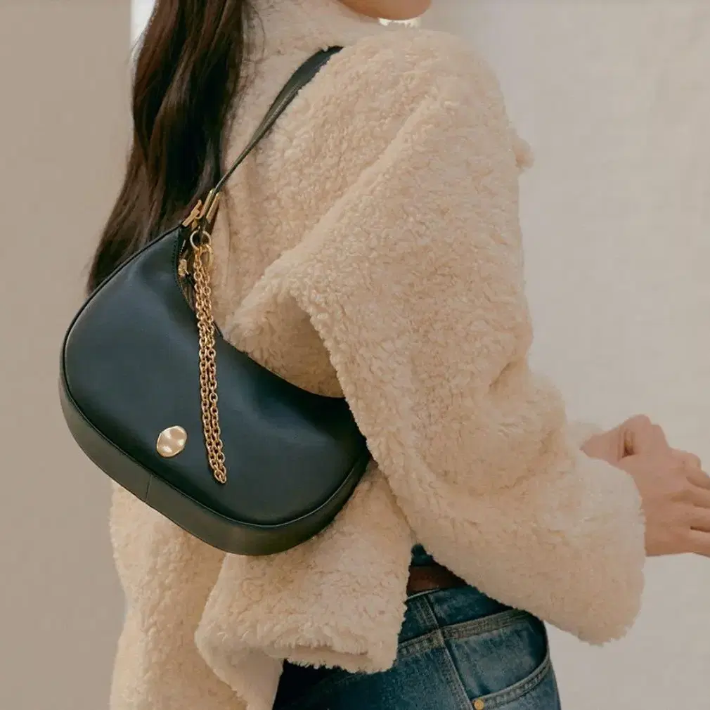 오스트카카 Knot mini hobo bag 블랙