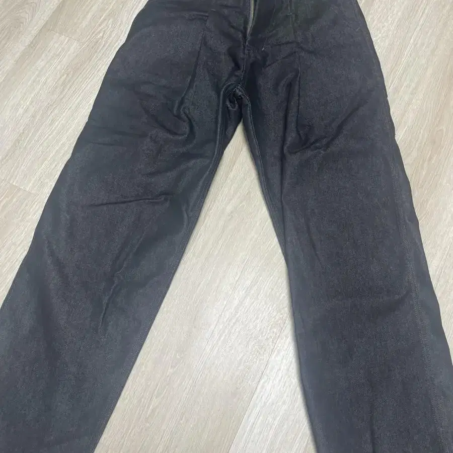 Clean Deep One Tuck Denim Pants[black]