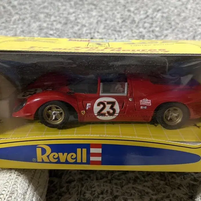 Jouef evolution Ferrari P4 330 1:18