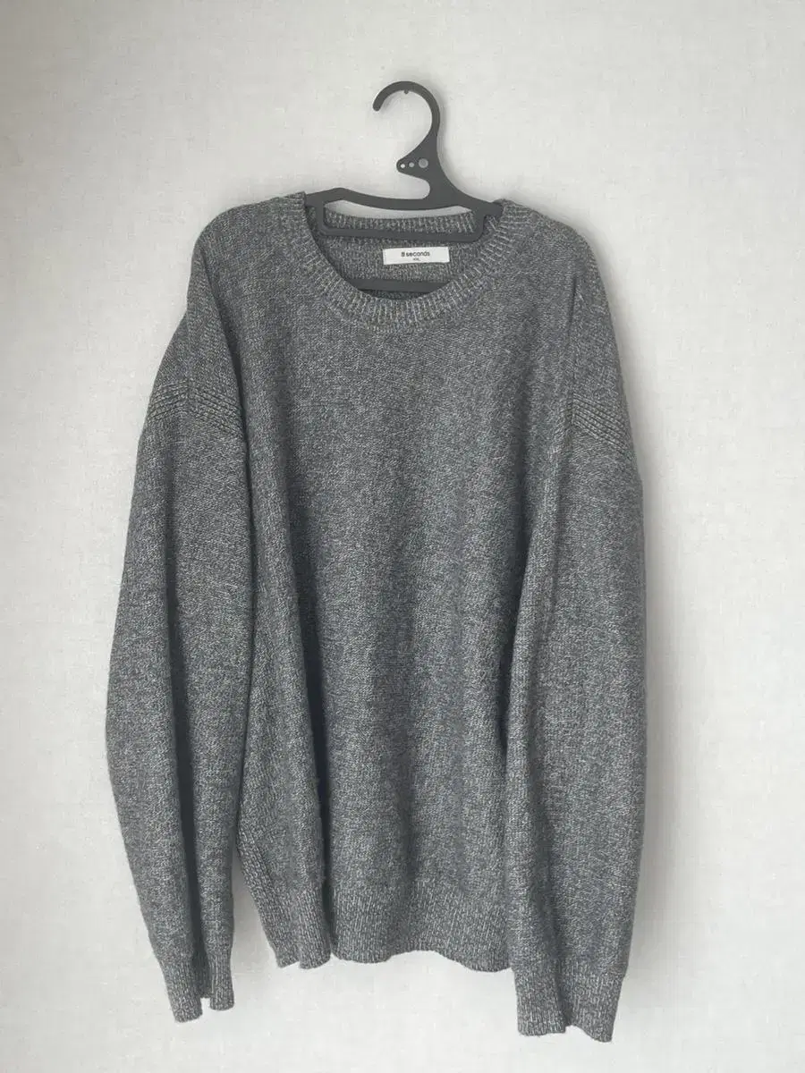 Two-Tone Roundneck Knit XXL