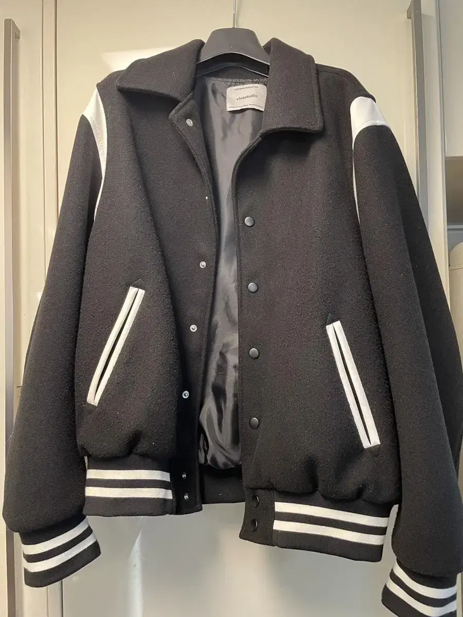 VivaStudio Varsity Jacket M