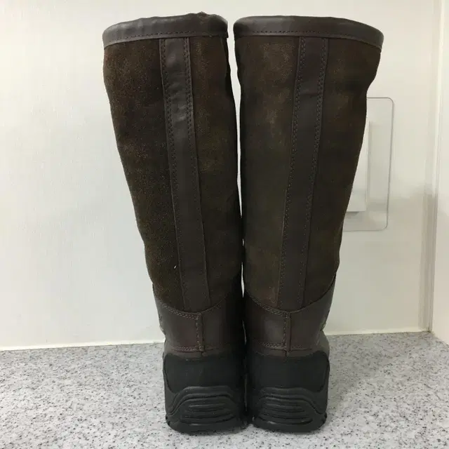 UGG 어그 아디론닥 톨 부츠 220