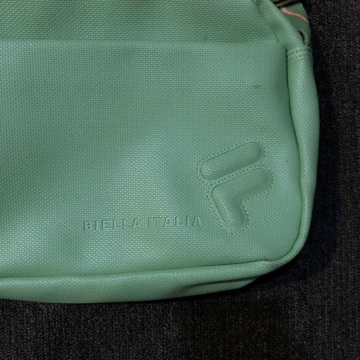 Vintage Fila cucumber cross bag