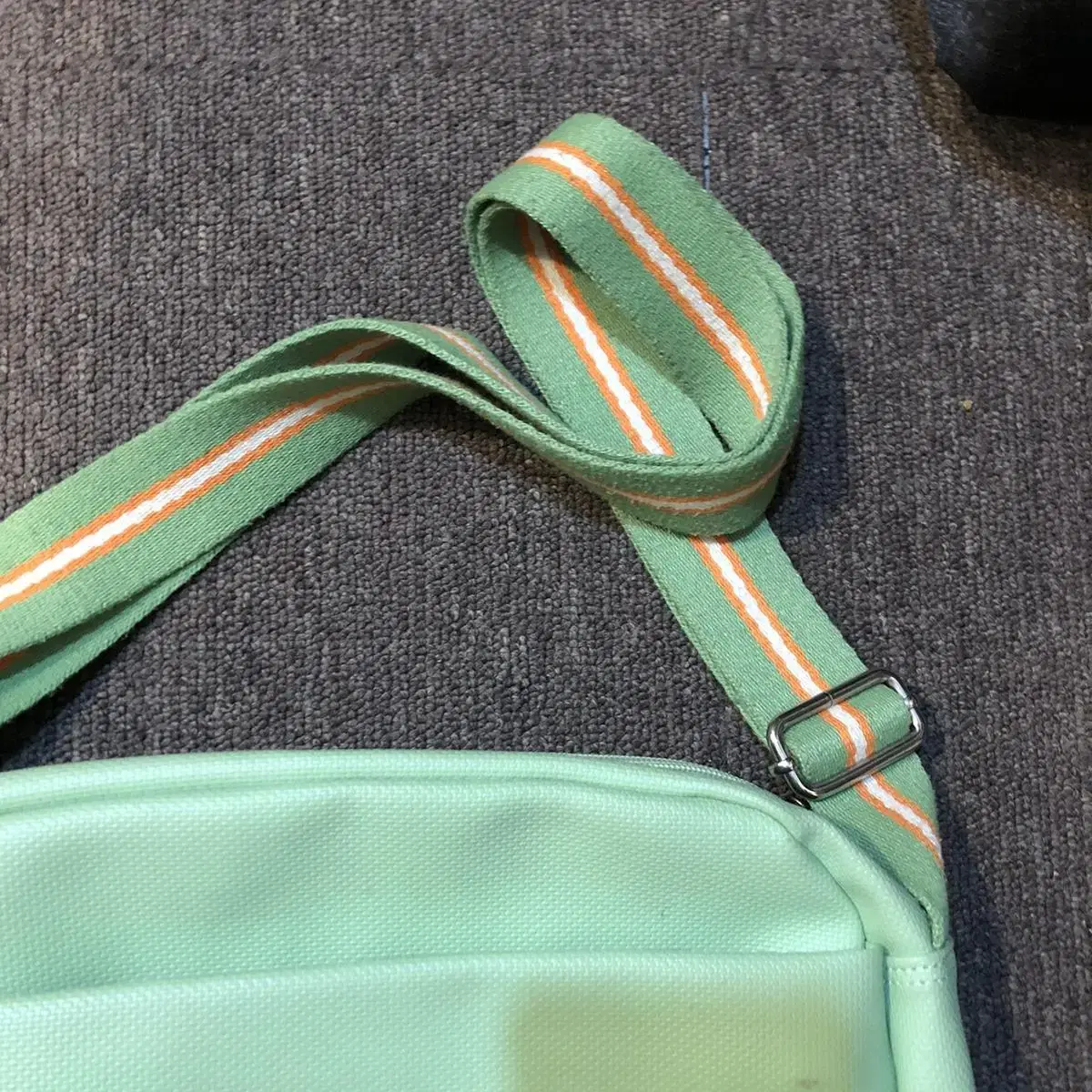 Vintage Fila cucumber cross bag