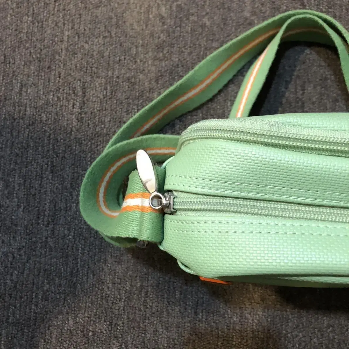 Vintage Fila cucumber cross bag