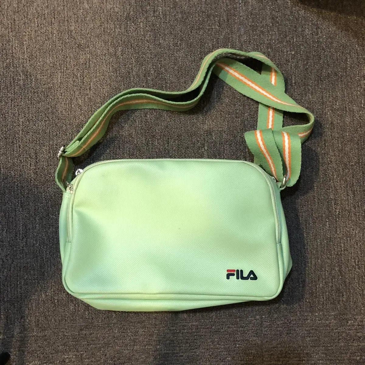 Vintage Fila cucumber cross bag