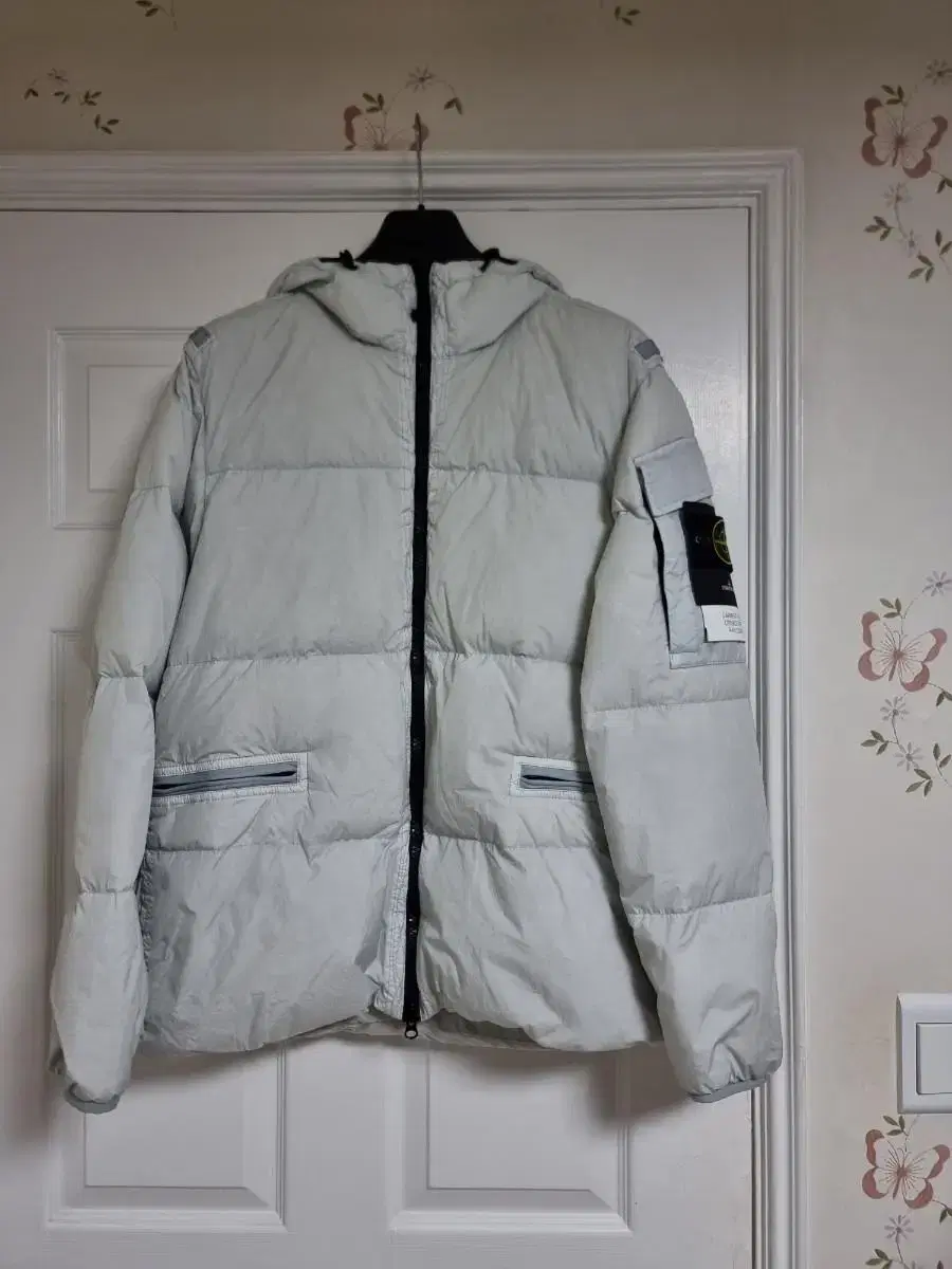 Stone Island 22FW Crinkleclap Padding in Pearl Gray