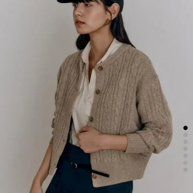 HACIE WOOL CABLE KNIT CARDIGAN 베이지