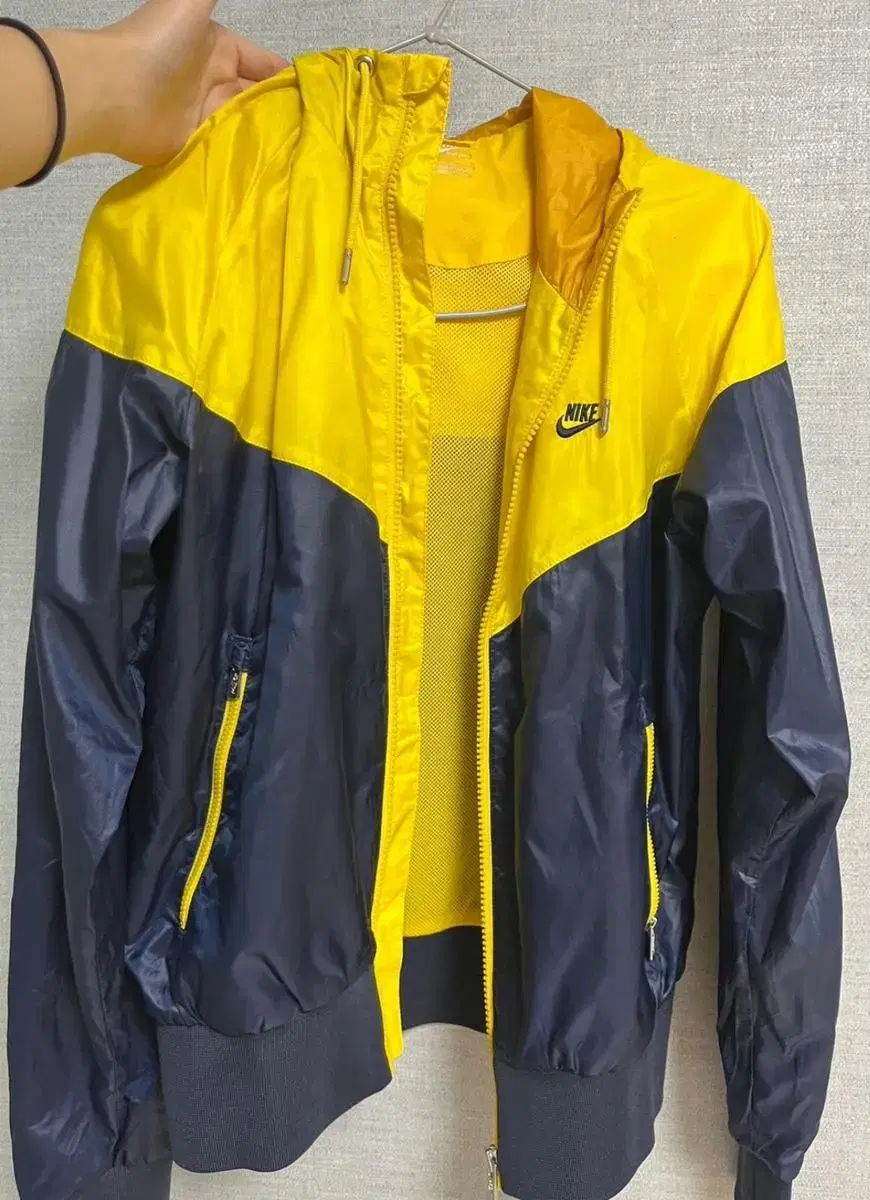 Today only, this price) Nike windbreaker