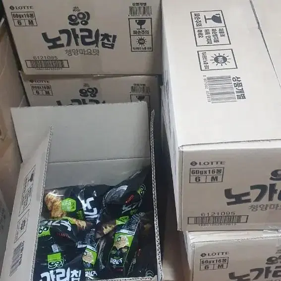 노가리칩 60g  16개 1박스 27,500 택포팝니다