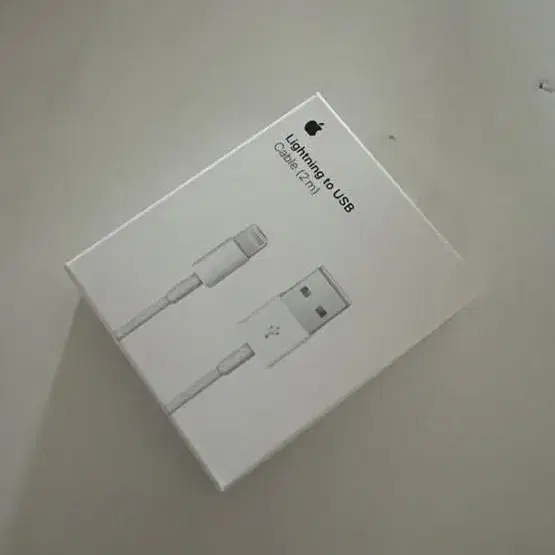 애플 정품 lightning to USB 2m입니다