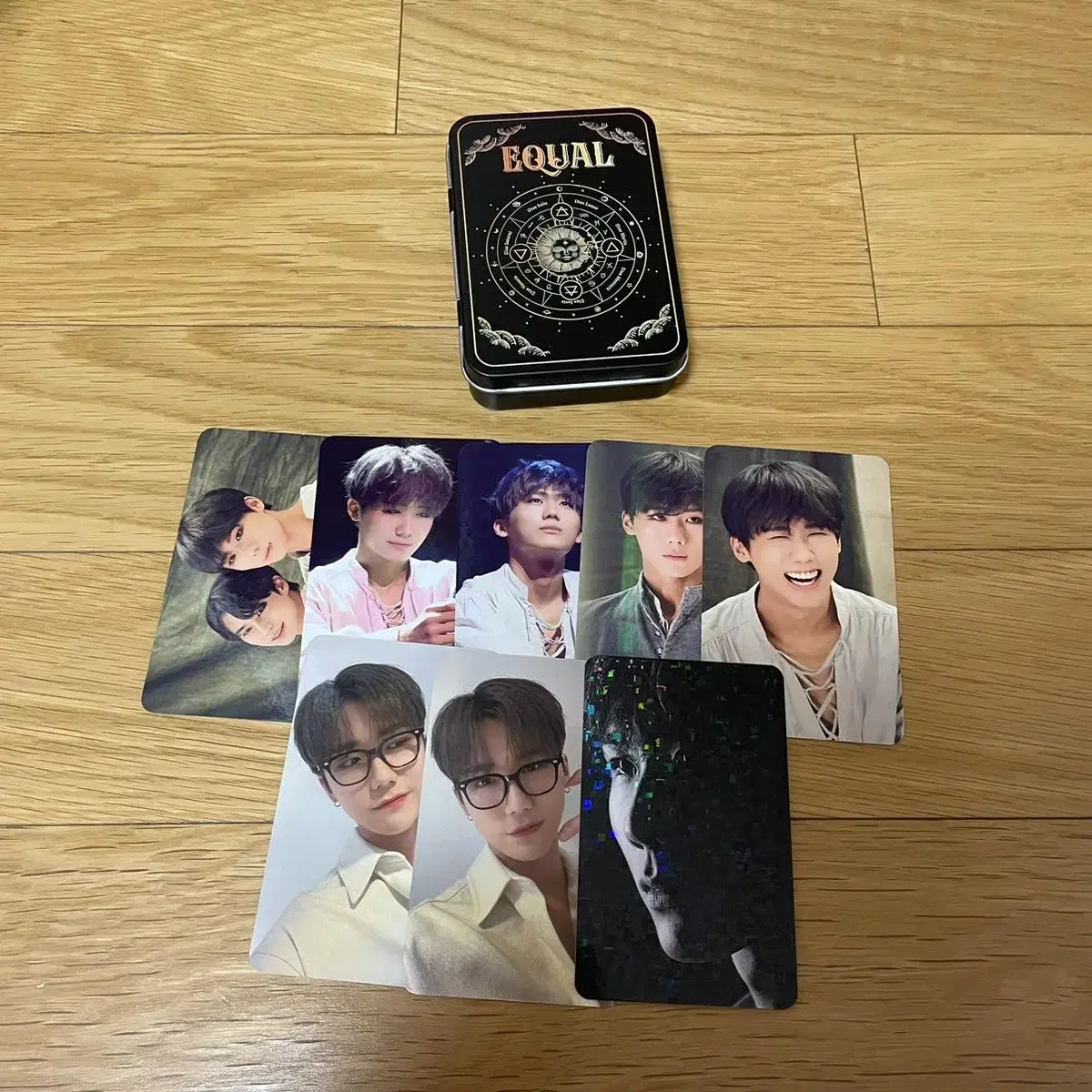 Equal Bell Type Tin Case with Photocard