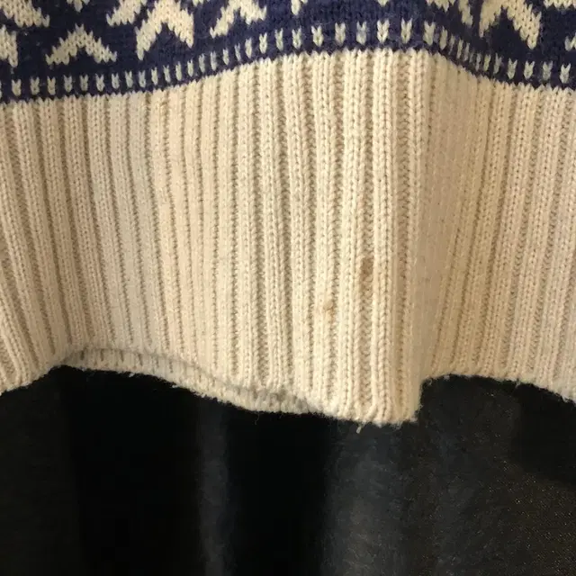 Vintage Nordic sweet navy knit